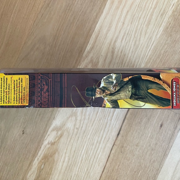 Indiana Jones 12” action figure - whip cracking action - Picture 5 of 6
